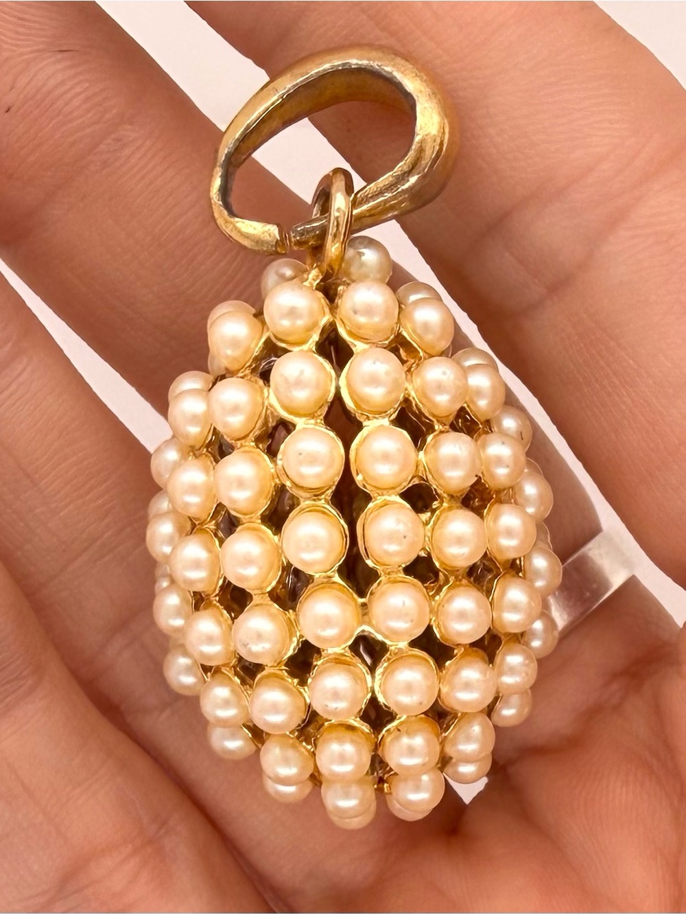 Vintage Gold-Tone Faux Pearl Cluster Egg Bauble Pendant Necklace Charm